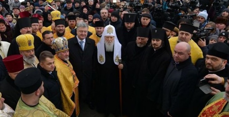 Порошенко обіцяє не тиснути на вірян щодо вибору церкви, а Філарет пояснив, хто тепер "розкольник"