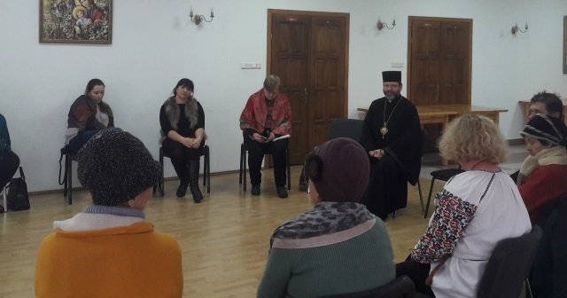 Глава УГКЦ зустрівся з родинами героїв Небесної сотні та підбадьорив їх Глава УГКЦ зустрівся з родинами героїв Небесної сотні та підбадьорив їх