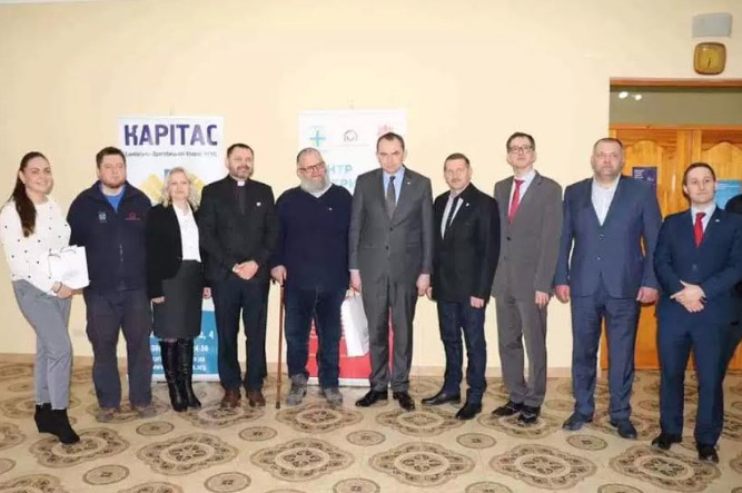 Міністр канцелярії президента Польщі та польський консул відвідали на Львівщині "Карітас" — благодійну організацію греко-католицьких волонтерів