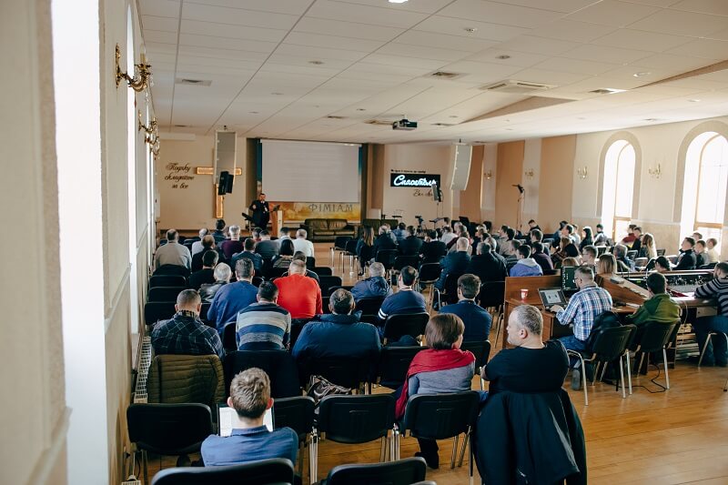 «Не ходиш на вибори — не маєш права осуджувати владу». Баптисти України готуються до виборів