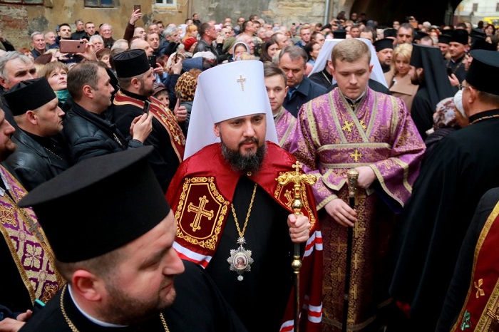 Митрополит Епіфаній: «У нас є парафіяни, які підтримують обох кандидатів»