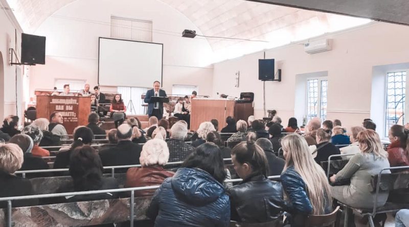 Протестанты провели в Днепре евангелизацию для переселенцев из зоны АТО/ООС