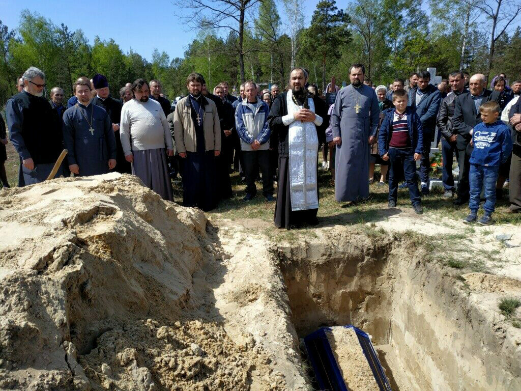 Священики УПЦ (МП) звершили чин поховання воїна АТО