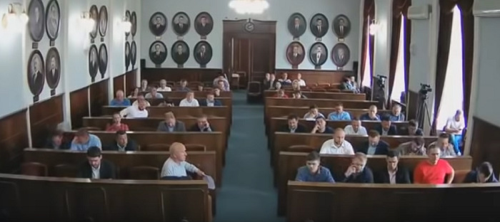 Міськрада Чернівців запровадила громадські слухання перед проведенням ЛГБТ-заходів