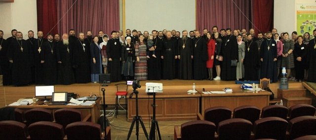УПЦ (МП) готує програму для студентів духовних шкіл з етики і психології сімейного життя УПЦ (МП) готує програму для студентів духовних шкіл з етики і психології сімейного життя