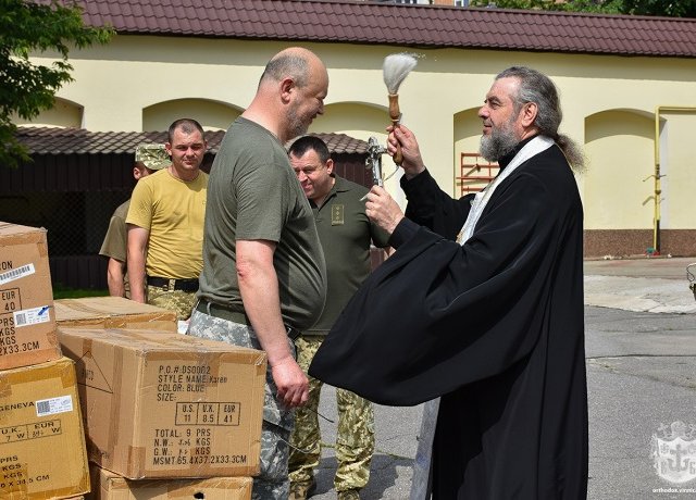 ПЦУ відправила черговий вантаж гуманітарної допомоги в зону ООС ПЦУ відправила черговий вантаж гуманітарної допомоги в зону ООС
