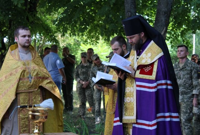 Архієпископ ПЦУ освятив капличку військовим Полтавщини Архієпископ ПЦУ освятив капличку військовим Полтавщини