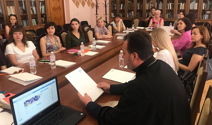ПЦУ, німці та кримські татари розпочали соціальний проект на підтримку жінок – вимушених переселенців