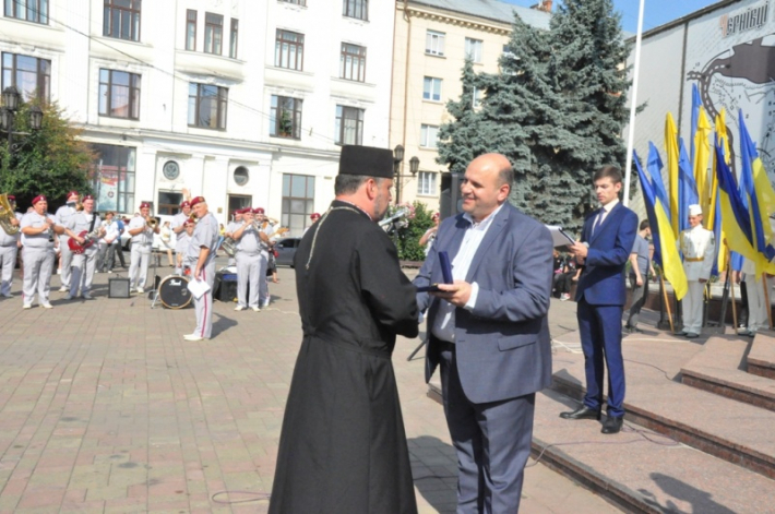 Єпископа УГКЦ нагородили відзнакою «За заслуги перед Буковиною»