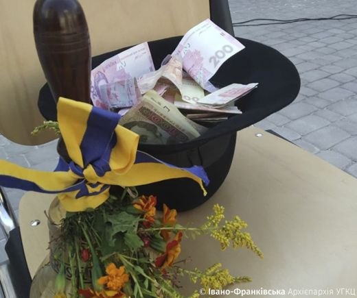 Католицька гімназія зібрала 14,5 тис грн для онкохворих дітей в Івано-Франківську