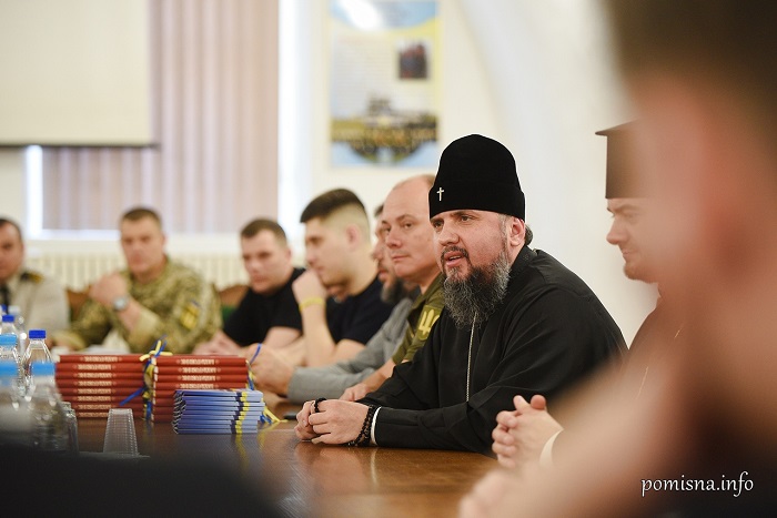 Глава ПЦУ зустрівся з визволеними з російського полону моряками