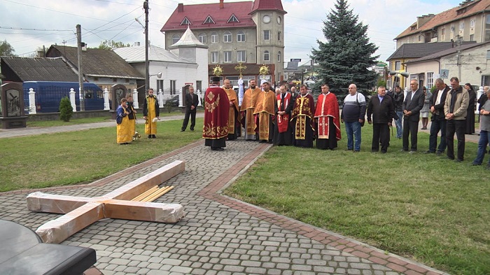 Греко-католики відновлюють традицію спорудження хрестів тверезості