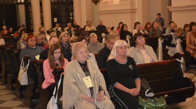 80 медиків звершили паломництво до католицької святині у Бердичеві