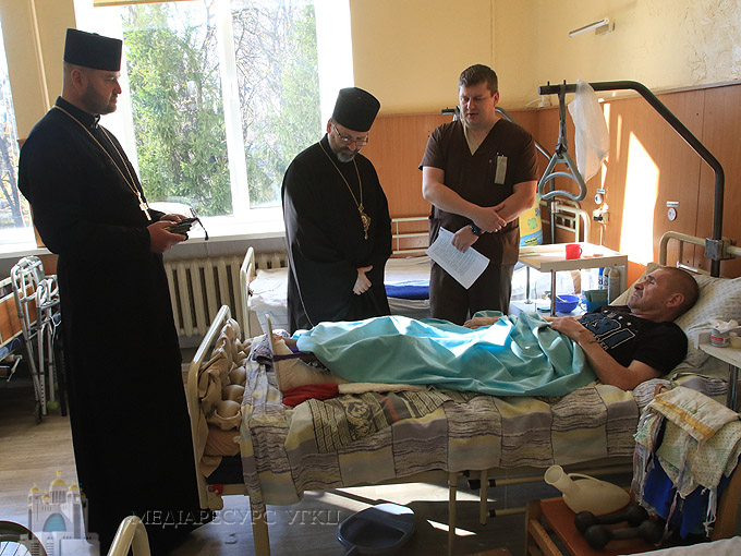 Глава УГКЦ відвідав військовий госпіталь у Києві