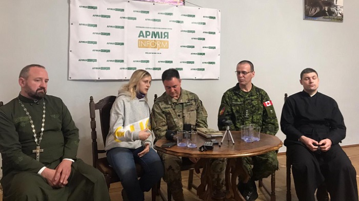 Військові капелани з України, США і Канади ділилися досвідом за круглим столом