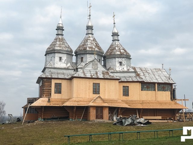 Парафіяни, спонсори та іспанські єпископи оплатили реставрацію 200-літньої церкви на Коломийщині Парафіяни, спонсори та іспанські єпископи оплатили реставрацію 200-літньої церкви на Коломийщині