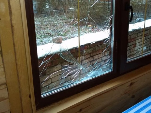 На Полтавщині б'ють вікна в храмах УГКЦ На Полтавщині б'ють вікна в храмах УГКЦ