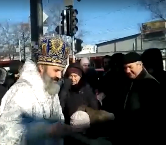 В Симферополе служение ПЦУ собрало сотни крымчан