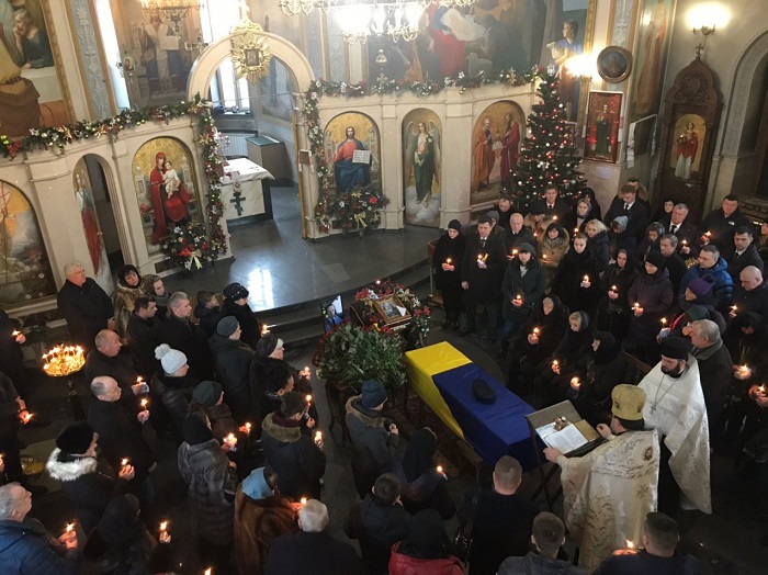 Священники ПЦУ та УПЦ (МП) відспівали загиблих у збитому літаку в Ірані