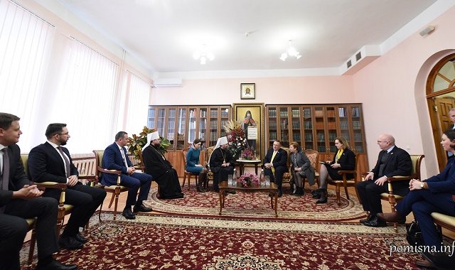 Глава ПЦУ і держсекретар США обговорли захист вірян на окупованих частинах України Глава ПЦУ і держсекретар США обговорли захист вірян на окупованих частинах України