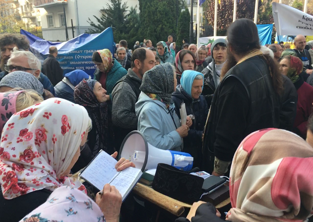 Духовенство и верующие УПЦ (МП) просят собрать Синод для противодействия Зеленскому