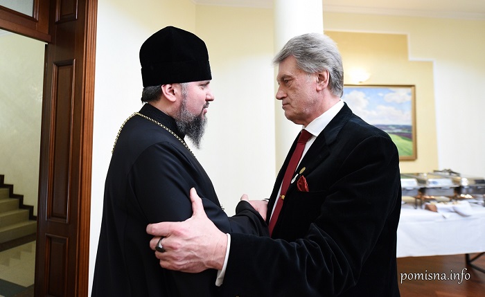 Глава ПЦУ привітав екс-президента Віктора Ющенка з днем народження