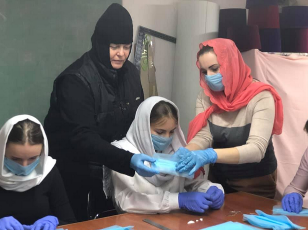 В Одеській єпархії шиють медичні маски і пропонують готелі монастирів для медиків