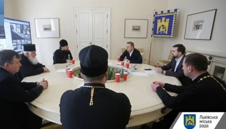 Мер Львова обговорив з духовенством святкування Великодня в умовах карантину