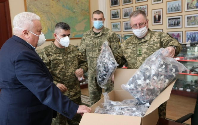 Міжконфесійний екуменічний комітет України закупив 1000 багаторазових медичних масок для академії сухопутних військ