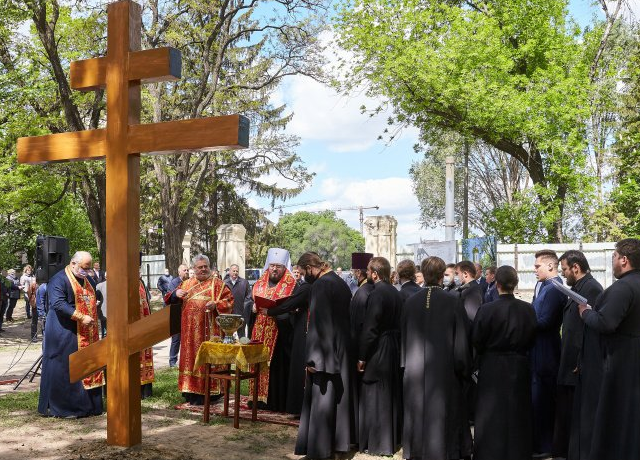 У Харкові побудують храм УПЦ (МП) трохи вище 16-поверхового будинку У Харкові побудують храм УПЦ (МП) трохи вище 16-поверхового будинку