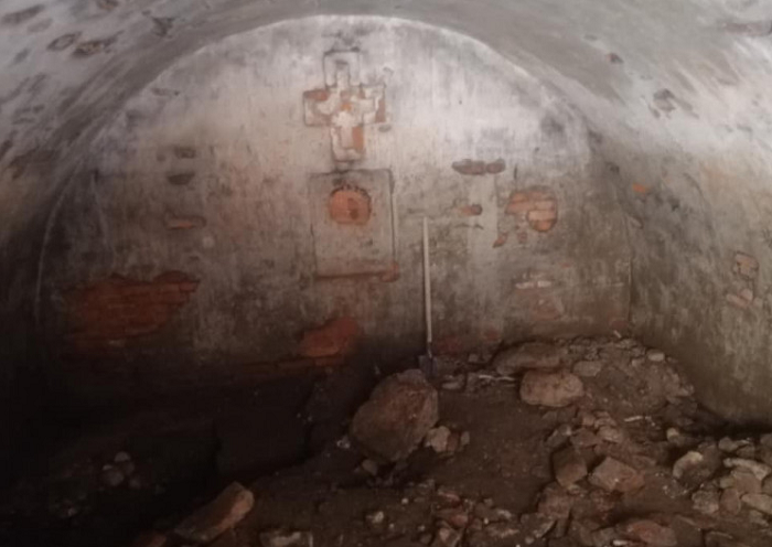Під Запоріжжям знайшли графську усипальню з церквою