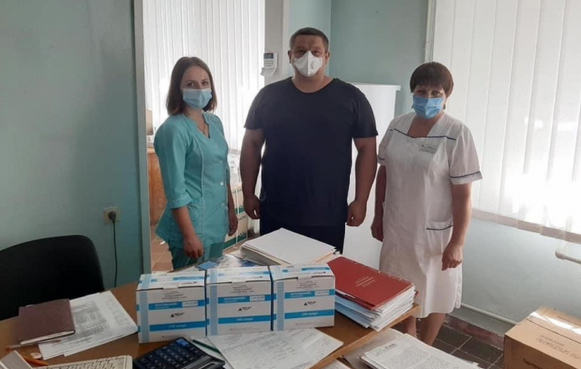 Греко-католики Херсонщини передали лікарні шприци для вакцинації