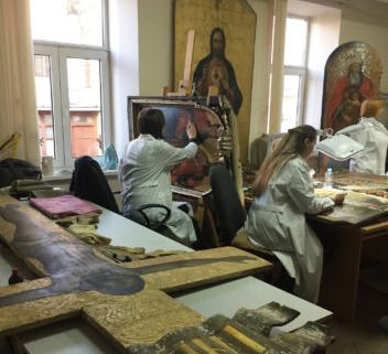 У Львові реставрують унікальний іконостас XVII–XVIII століття