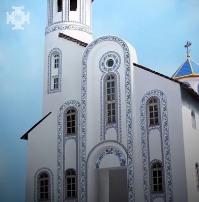Храми ПЦУ в Маріуполі розписують петриківським розписом