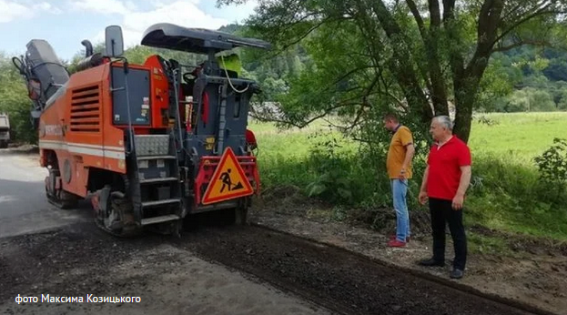 На Львівщині почали ремонт дороги, про яку знімав кліпи священник УГКЦ