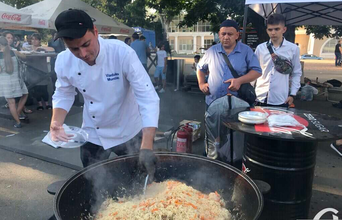 Мусульмани Одеси на честь Курбан-байраму пригостили понад 600 одеситів пловом