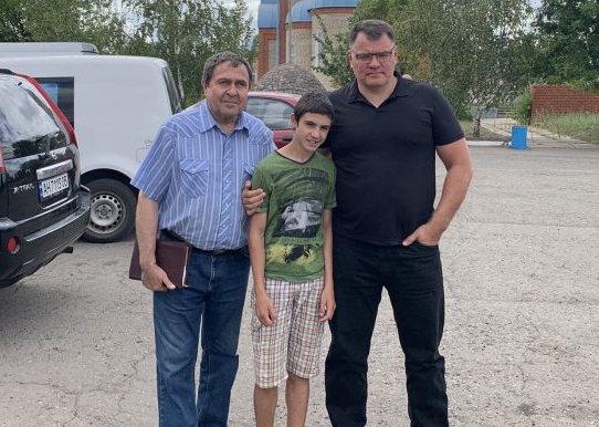 Родина пастора з Маріуполя всиновила 34-ту дитину