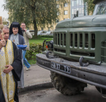Волонтери Українського католицького університету отримали подяку від військових з передової