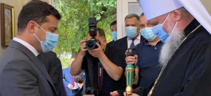 Президент Зеленський вручив митрополиту УПЦ (МП) орден “За заслуги” ІІ ступеня