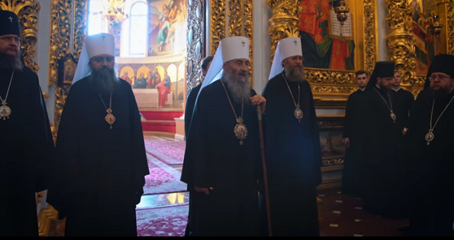 Глава УПЦ (МП) порадив майбутнім священникам починати своє служіння з молитви, а не з "наведення порядків" Глава УПЦ (МП) порадив майбутнім священникам починати своє служіння з молитви, а не з "наведення порядків"