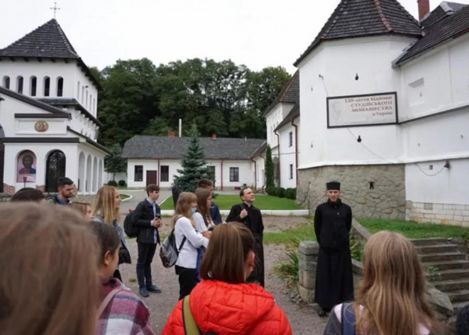 Студенти львівських вишів провели день духовної віднови в Унівській лаврі