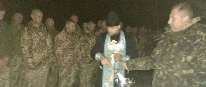 Священник УПЦ (МП) звершив молебень з військовими ООС