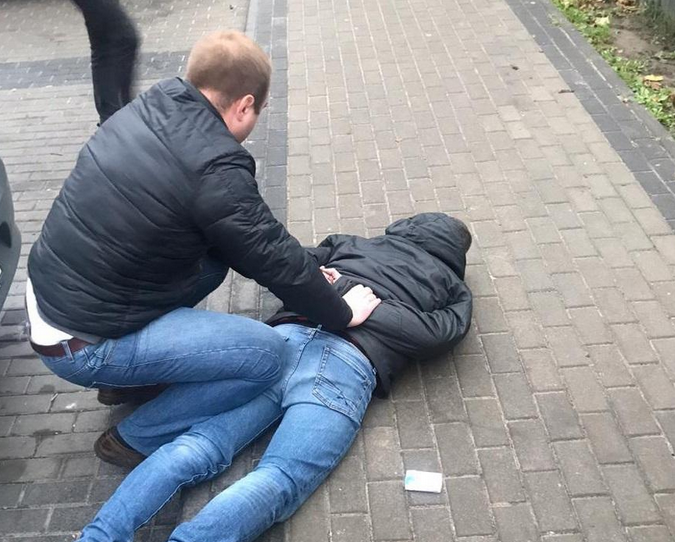 У Рівному майор поліції та священник "продавали" посади у Нацполіції