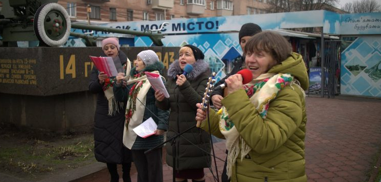 5 музичних груп з церков Черкас привітали жителів міста з Різдвом
