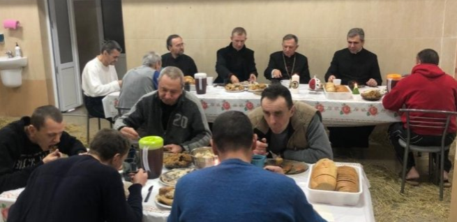 Римсько-католицький архієпископ розділив вечерю з безпритульними Львова