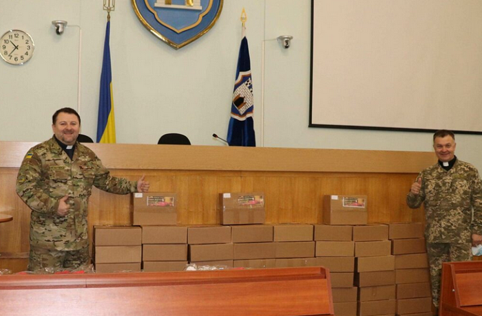 Баптисти передали 60 подарунків сім’ям загиблих учасників АТО/ООС
