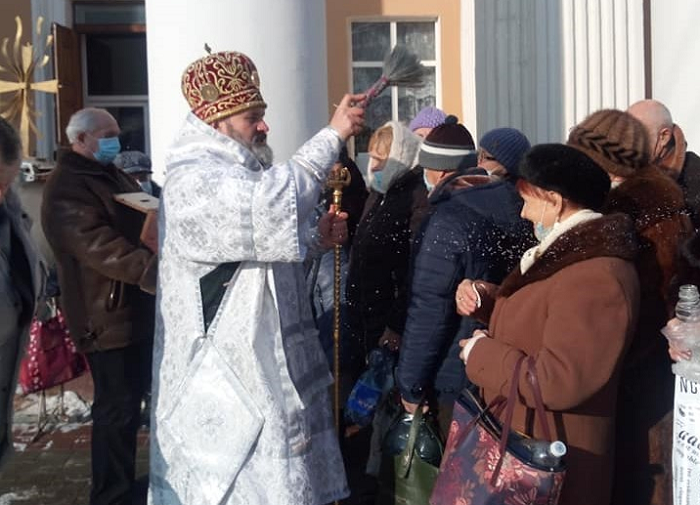 Митрополит ПЦУ звершив у Сімферополі літургію і велике освячення води