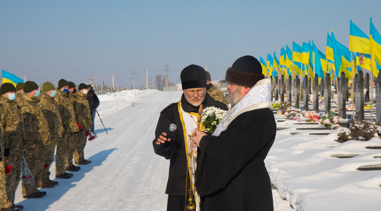 Єпископ ПЦУ очолив у Харкові панахиду за військовими-«кіборгами»