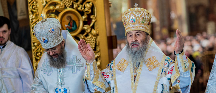 УПЦ (МП) схиляє вірян до відмови від щеплень або настороженого ставлення до них