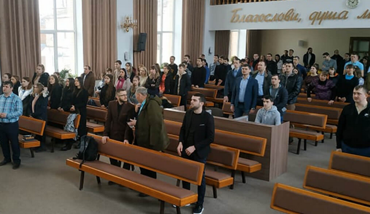 Баптисти провели молодіжні конференції в Сумах і Харкові